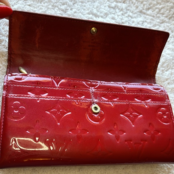 Louis Vuitton Vernis Wallet - Picture 4 of 11